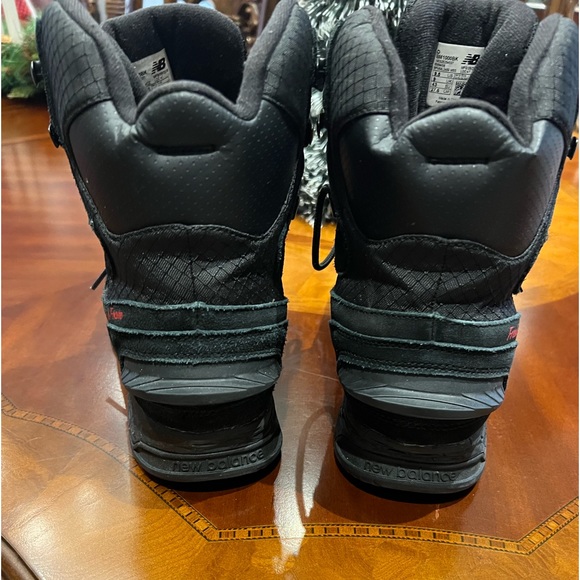 Sold.Men’s NEW BALANCE FRESH FOAM 1000 WINTER BOOTS - SIZE 9.5 - Picture 3 of 6